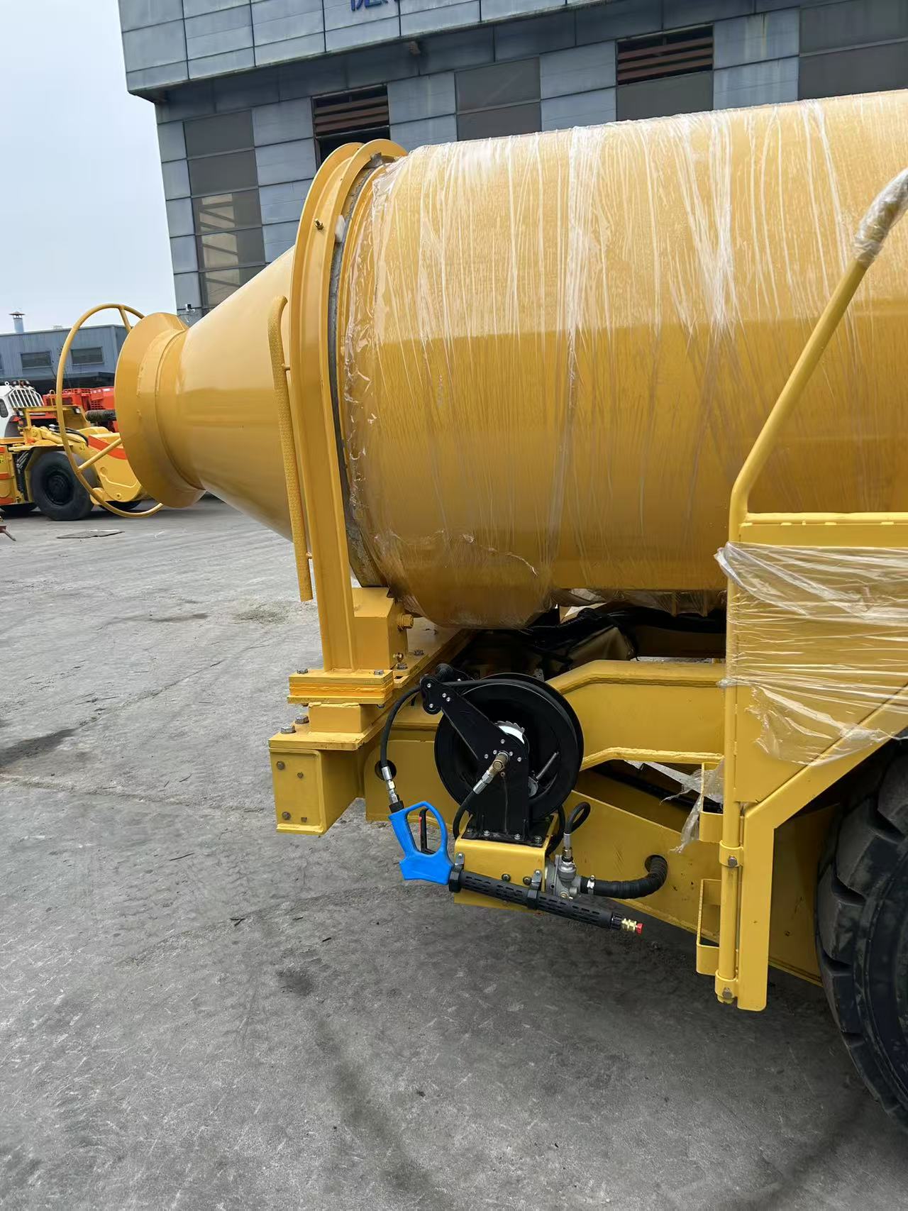 Concrete mixer truck